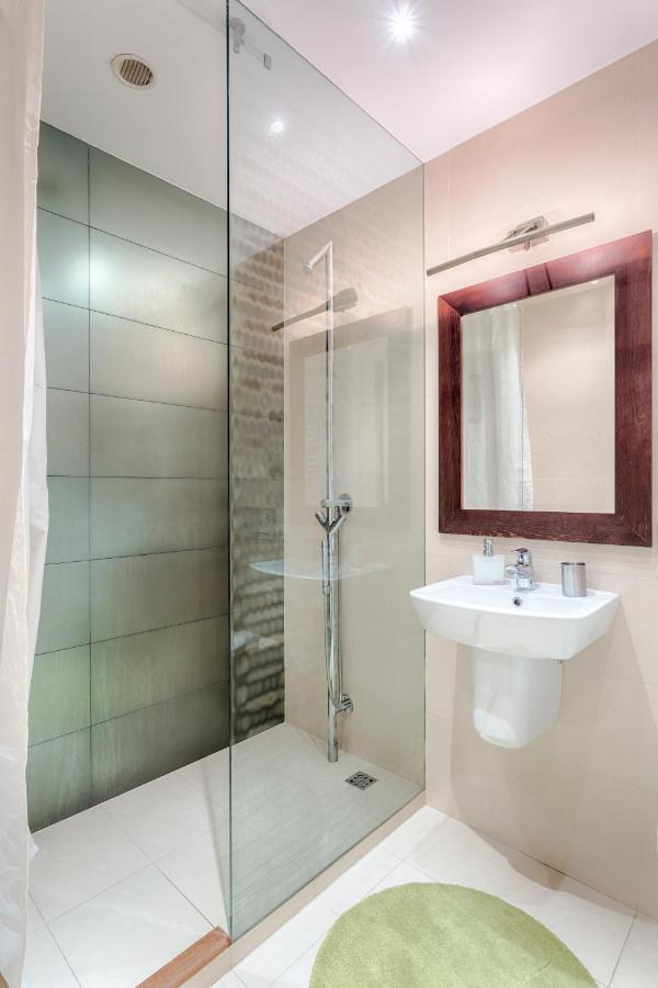 Tyzenhauz Apartments Krowoderska Street Krakau Buitenkant foto