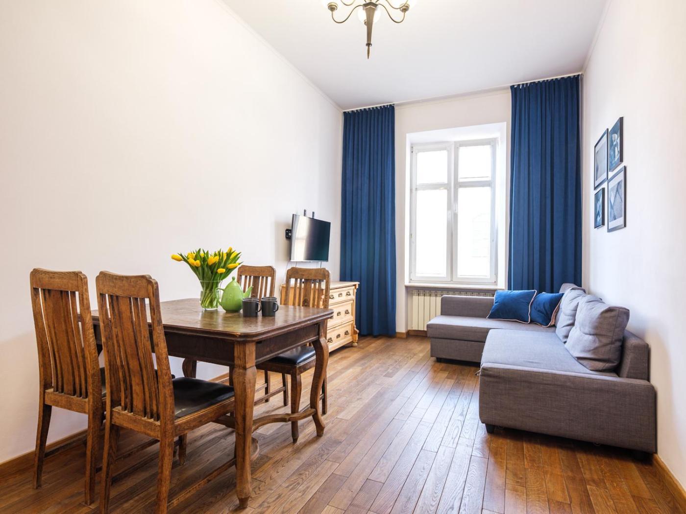 Tyzenhauz Apartments Krowoderska Street Krakau Buitenkant foto