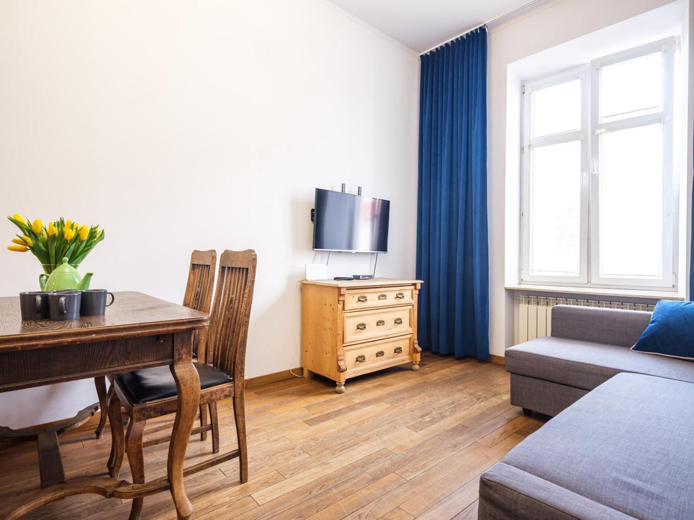 Tyzenhauz Apartments Krowoderska Street Krakau Buitenkant foto